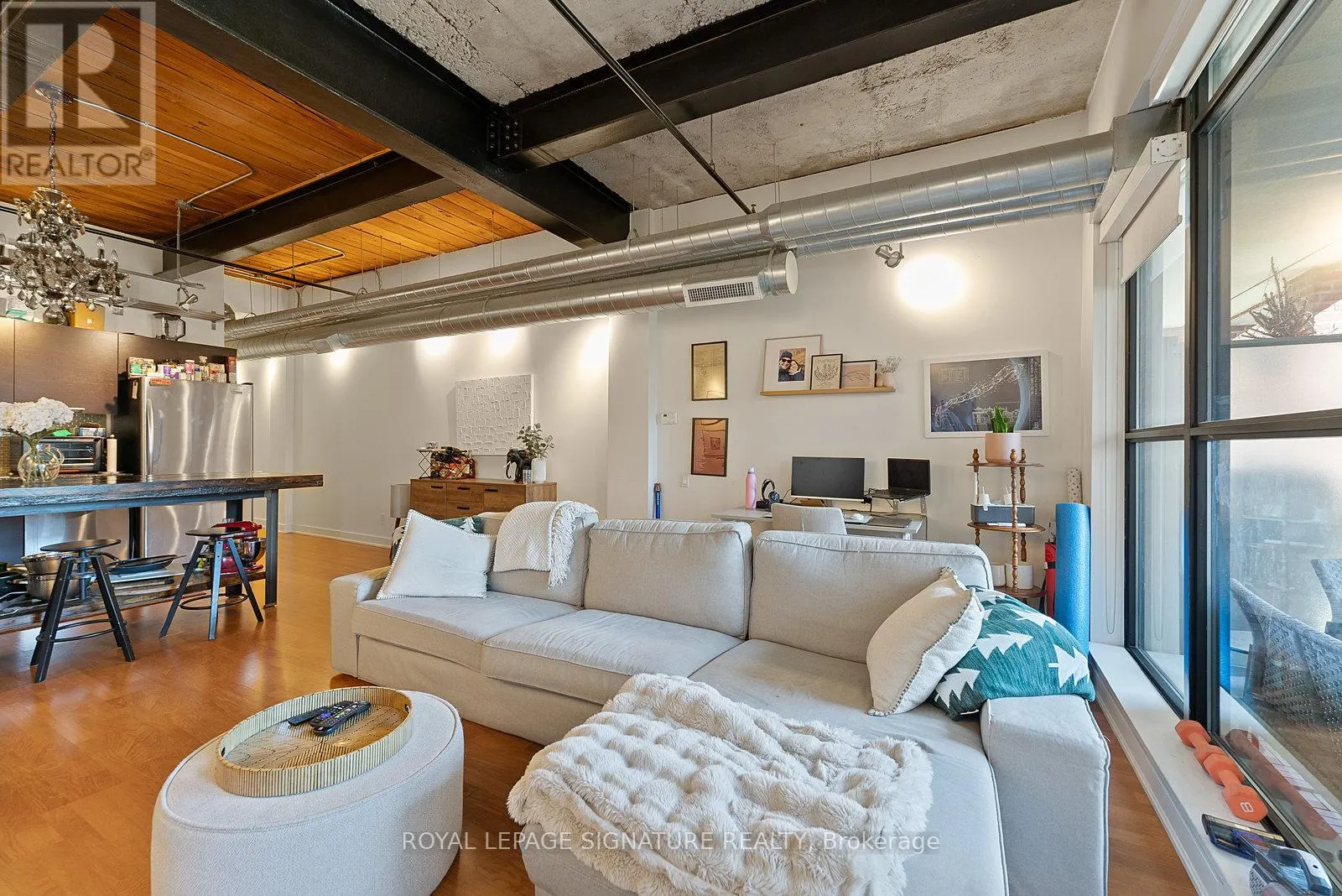 225 - 43 HANNA AVENUE