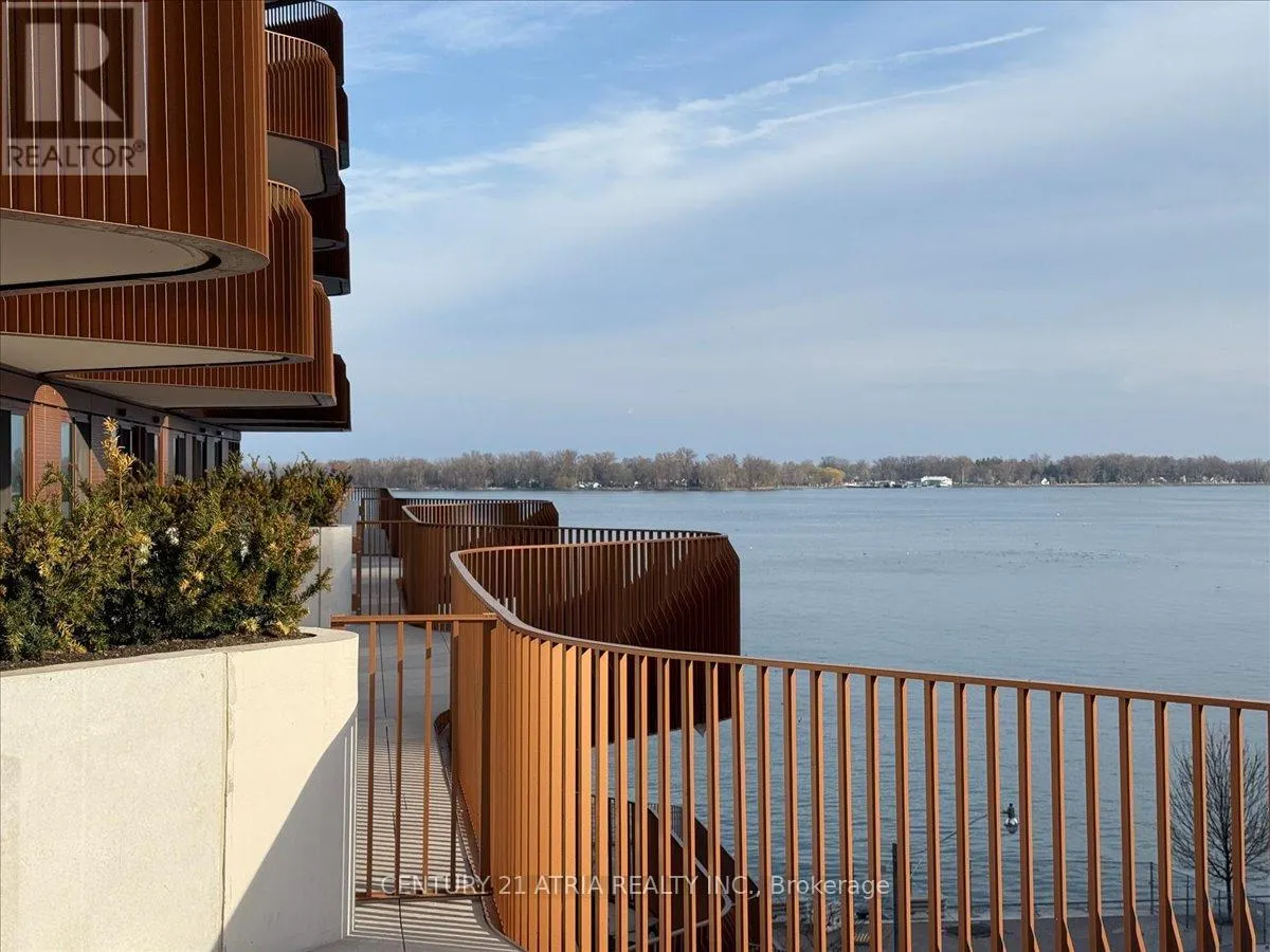 516 - 155 MERCHANTS' WHARF