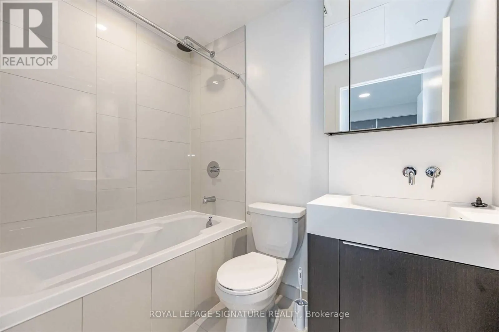 2303 - 15 LOWER JARVIS STREET
