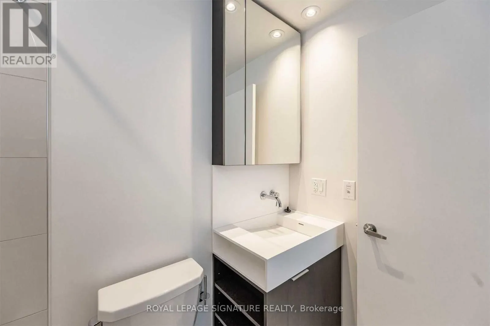 2303 - 15 LOWER JARVIS STREET