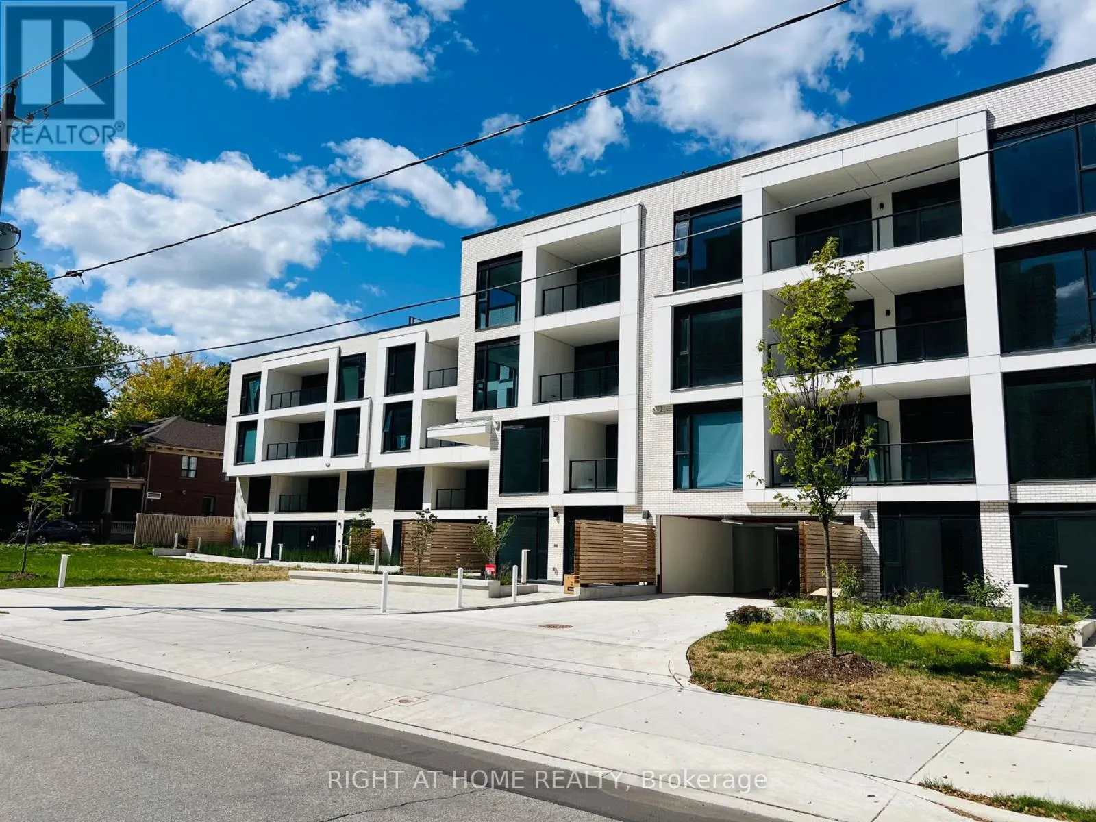 101 - 200 KEEWATIN AVENUE