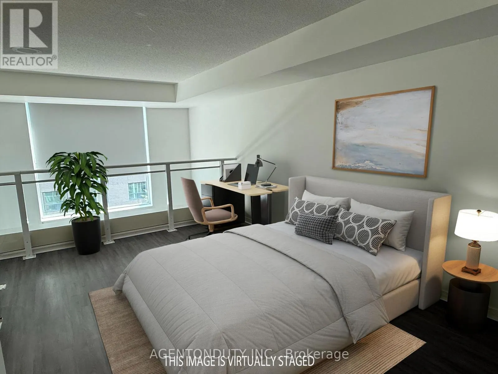 529 - 109 FRONT STREET E