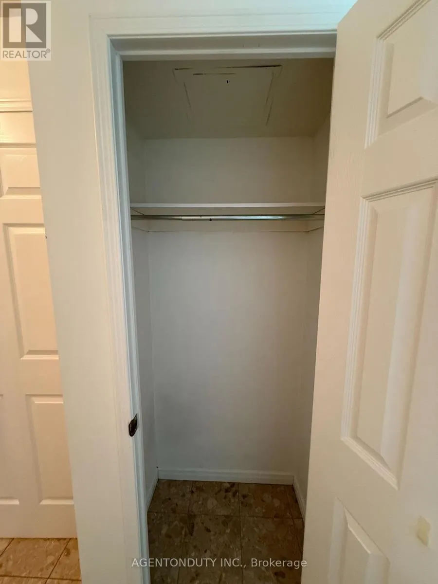 529 - 109 FRONT STREET E