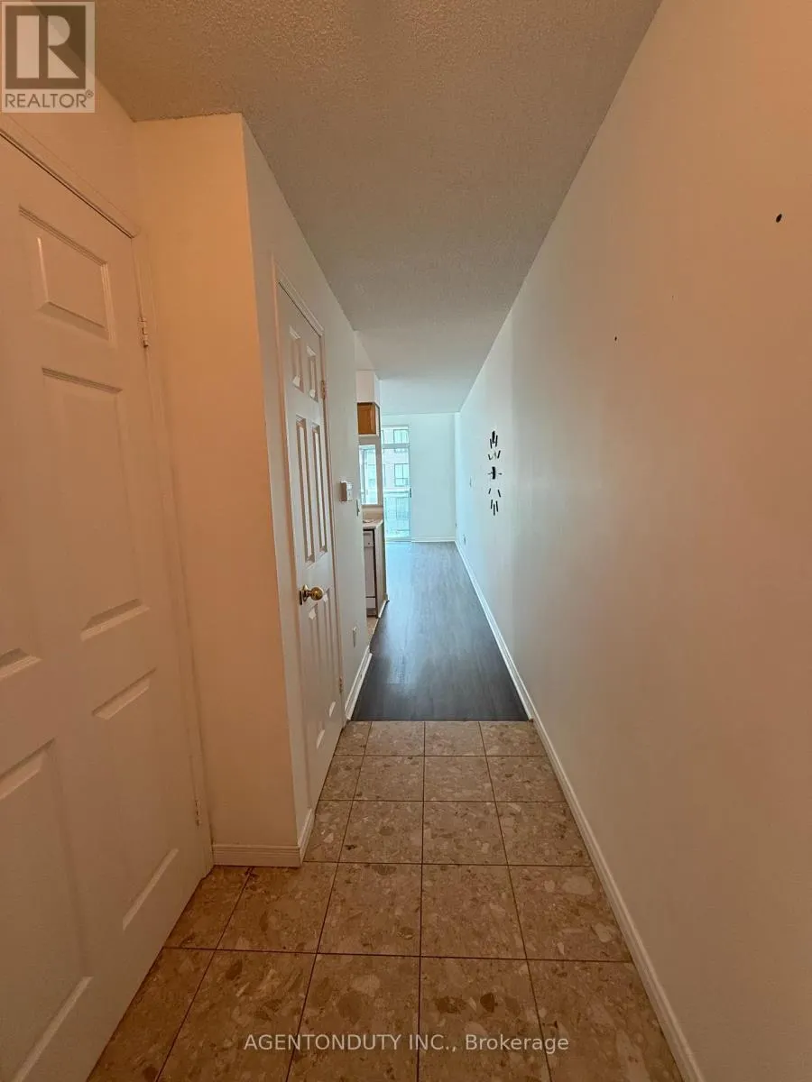529 - 109 FRONT STREET E