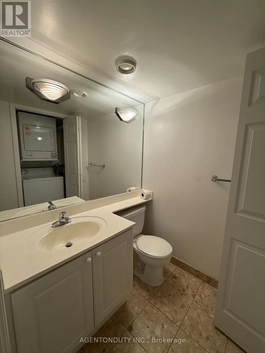 529 - 109 FRONT STREET E