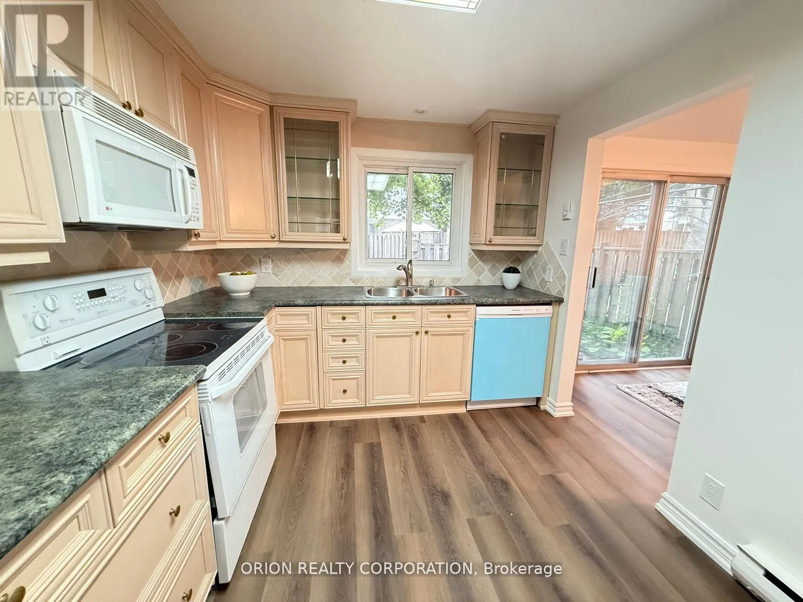 20 ANTIBES DRIVE