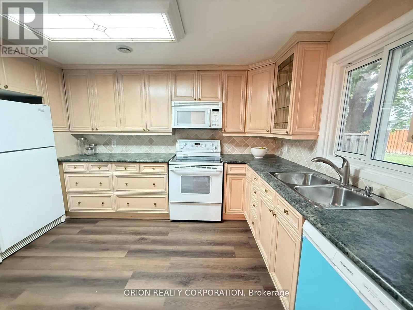 20 ANTIBES DRIVE
