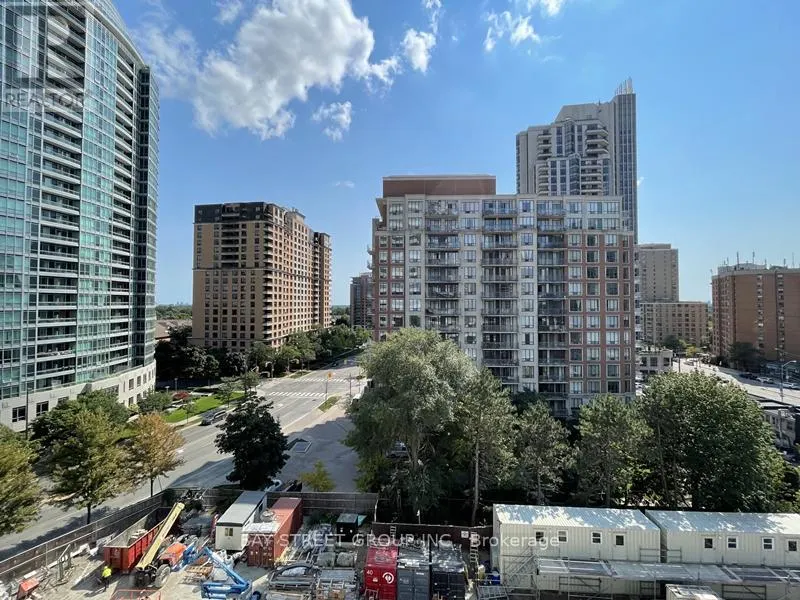 701 - 15 HOLMES AVENUE