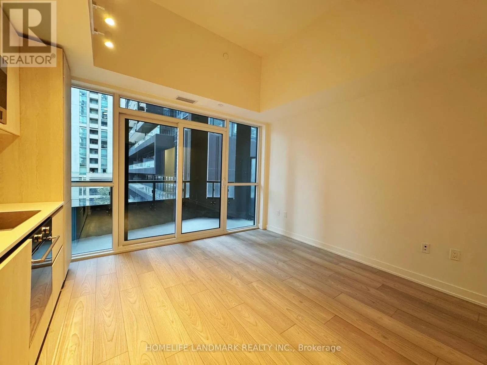 404 S - 110 BROADWAY AVENUE