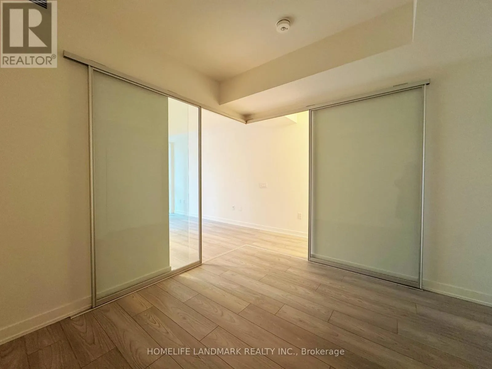 404 S - 110 BROADWAY AVENUE
