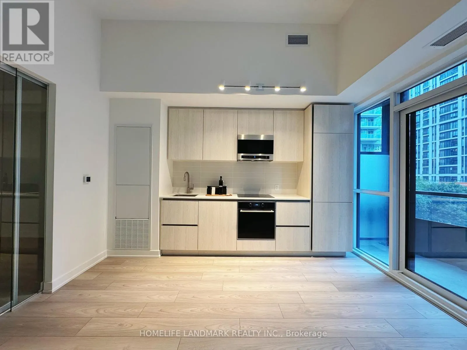 404 S - 110 BROADWAY AVENUE