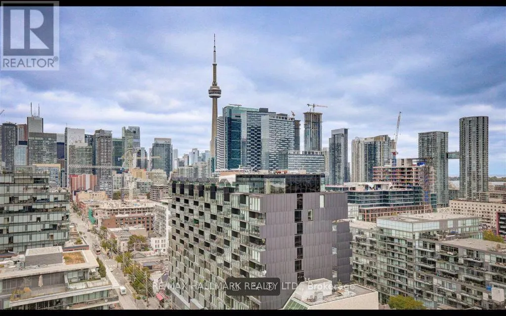 216 - 700 KING STREET W