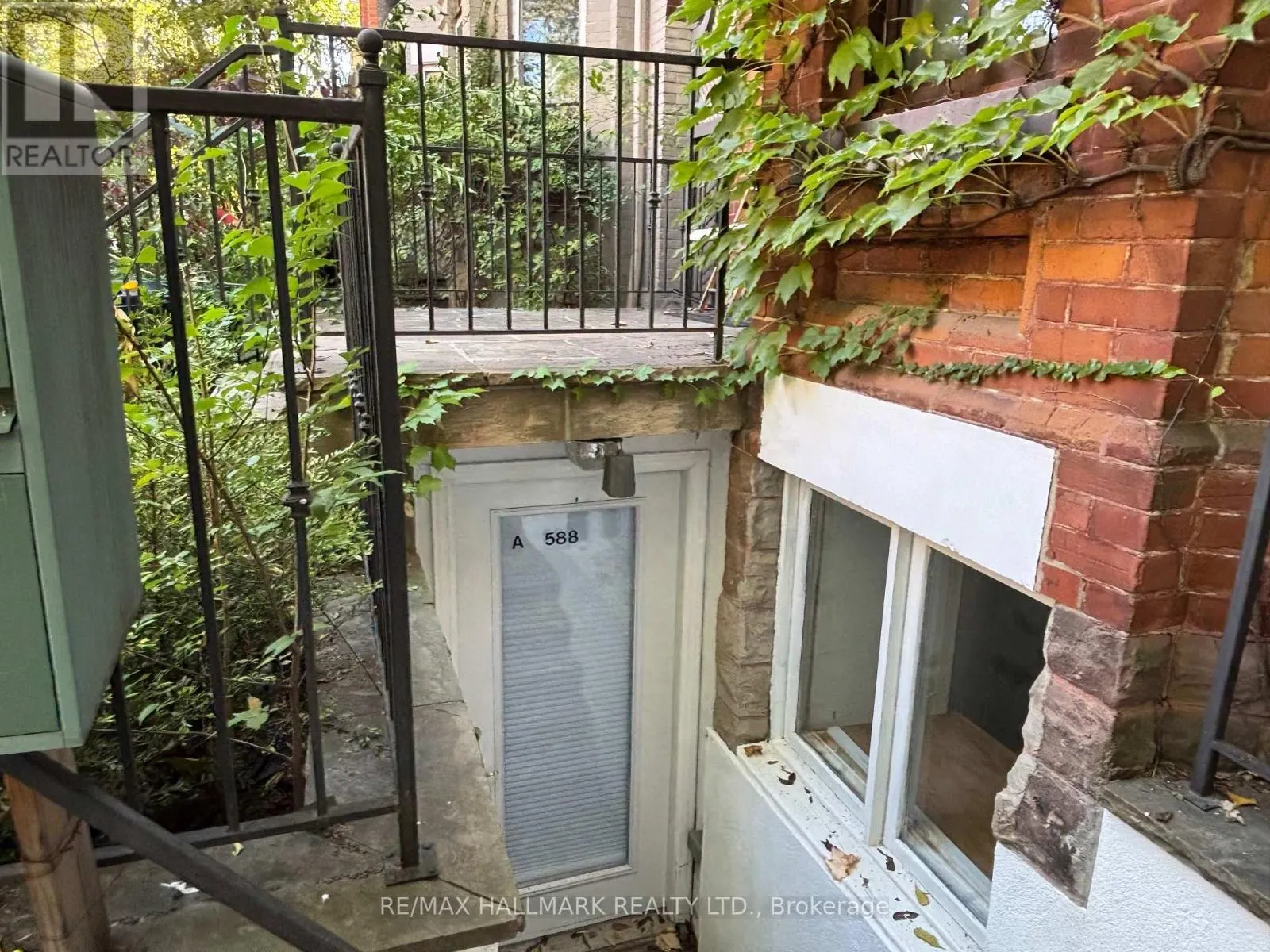 BSMT - 588 SPADINA AVENUE