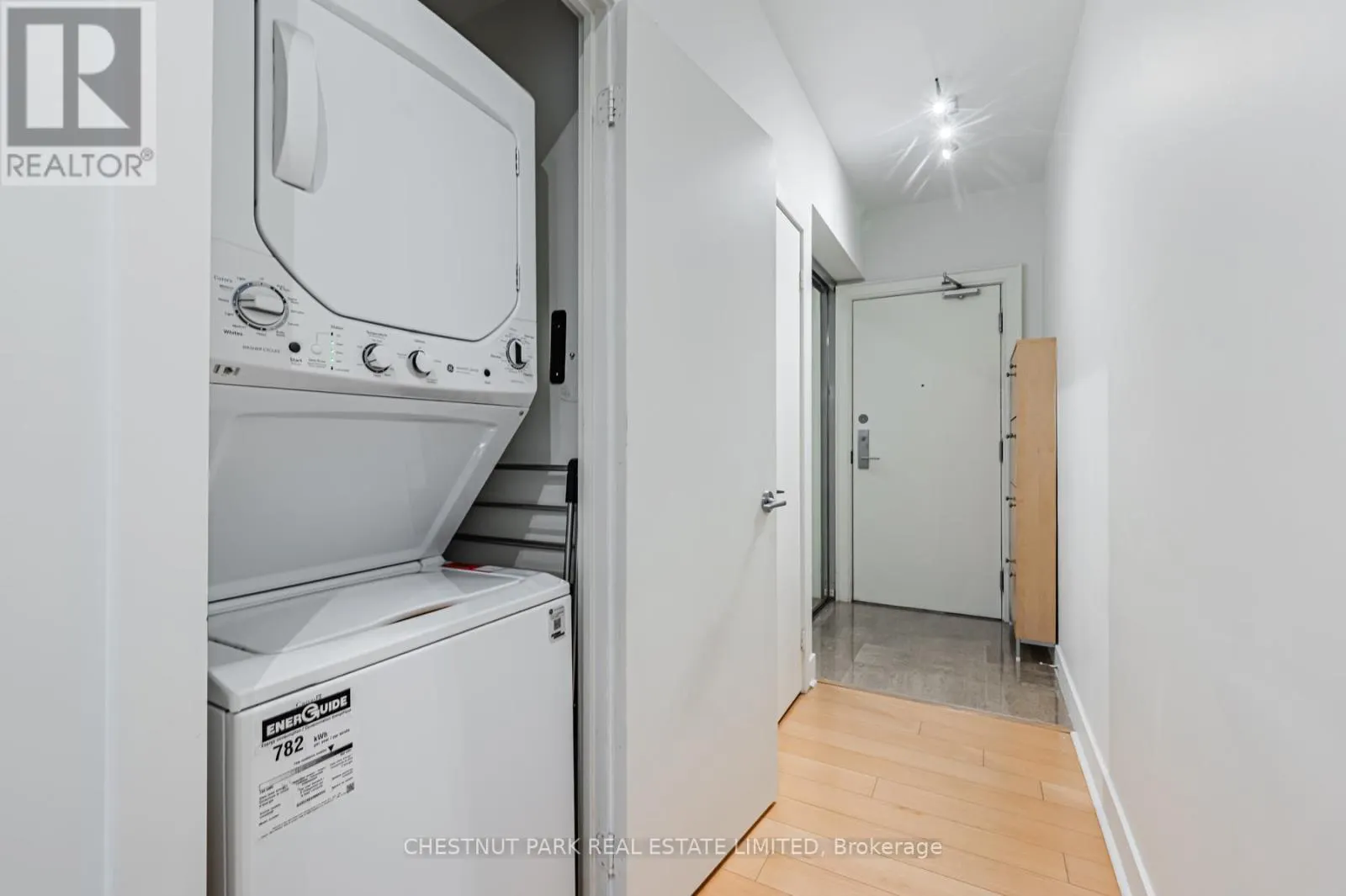 308 - 438 KING STREET W