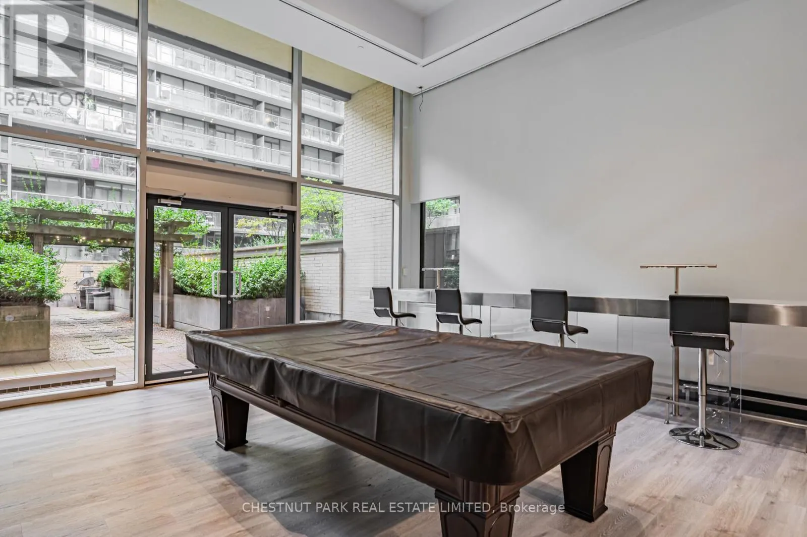 308 - 438 KING STREET W