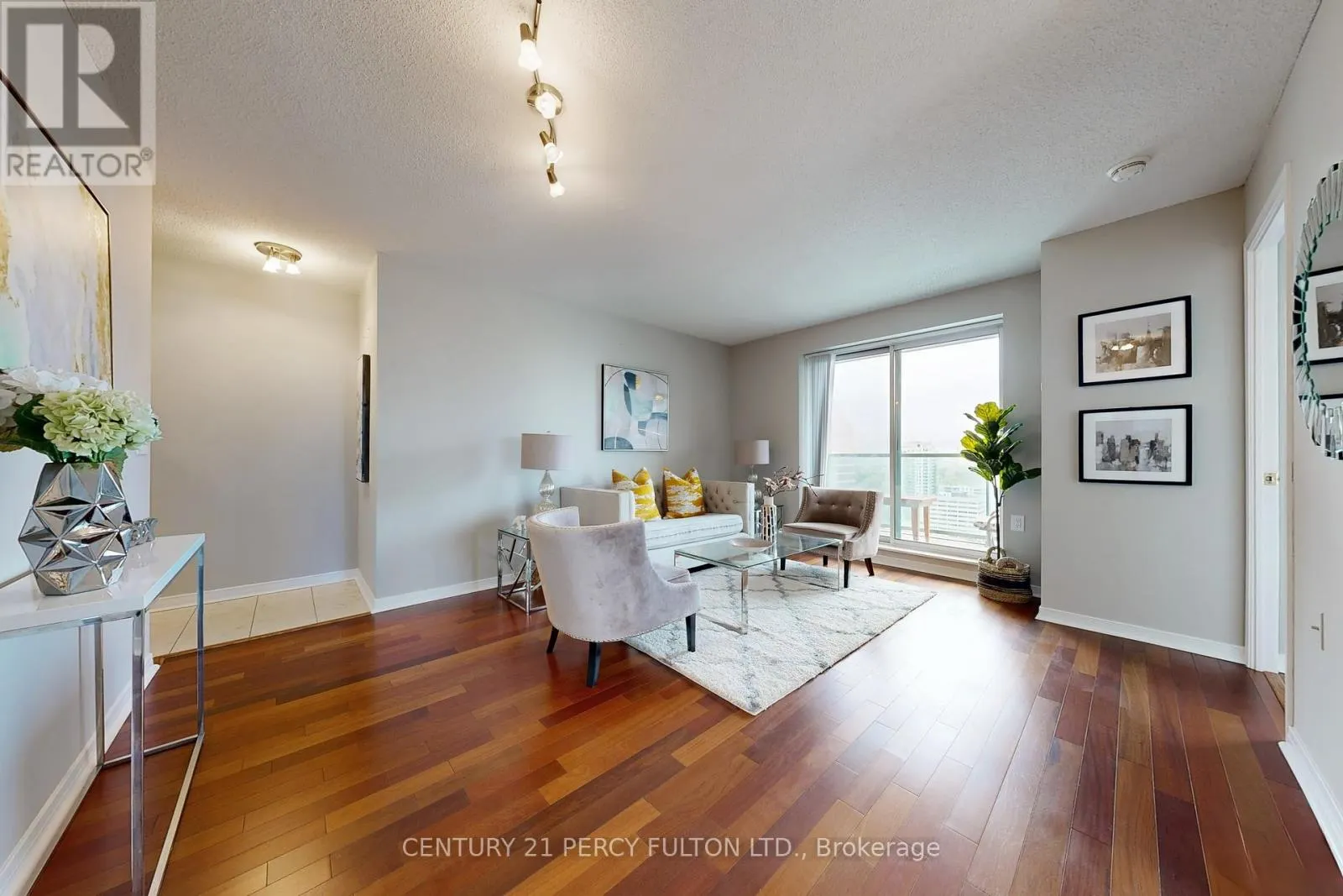 2606 - 22 OLIVE AVENUE