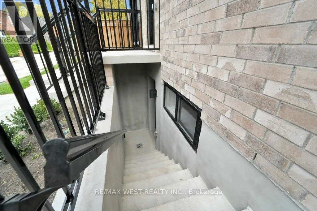 D - 661 WINONA DRIVE