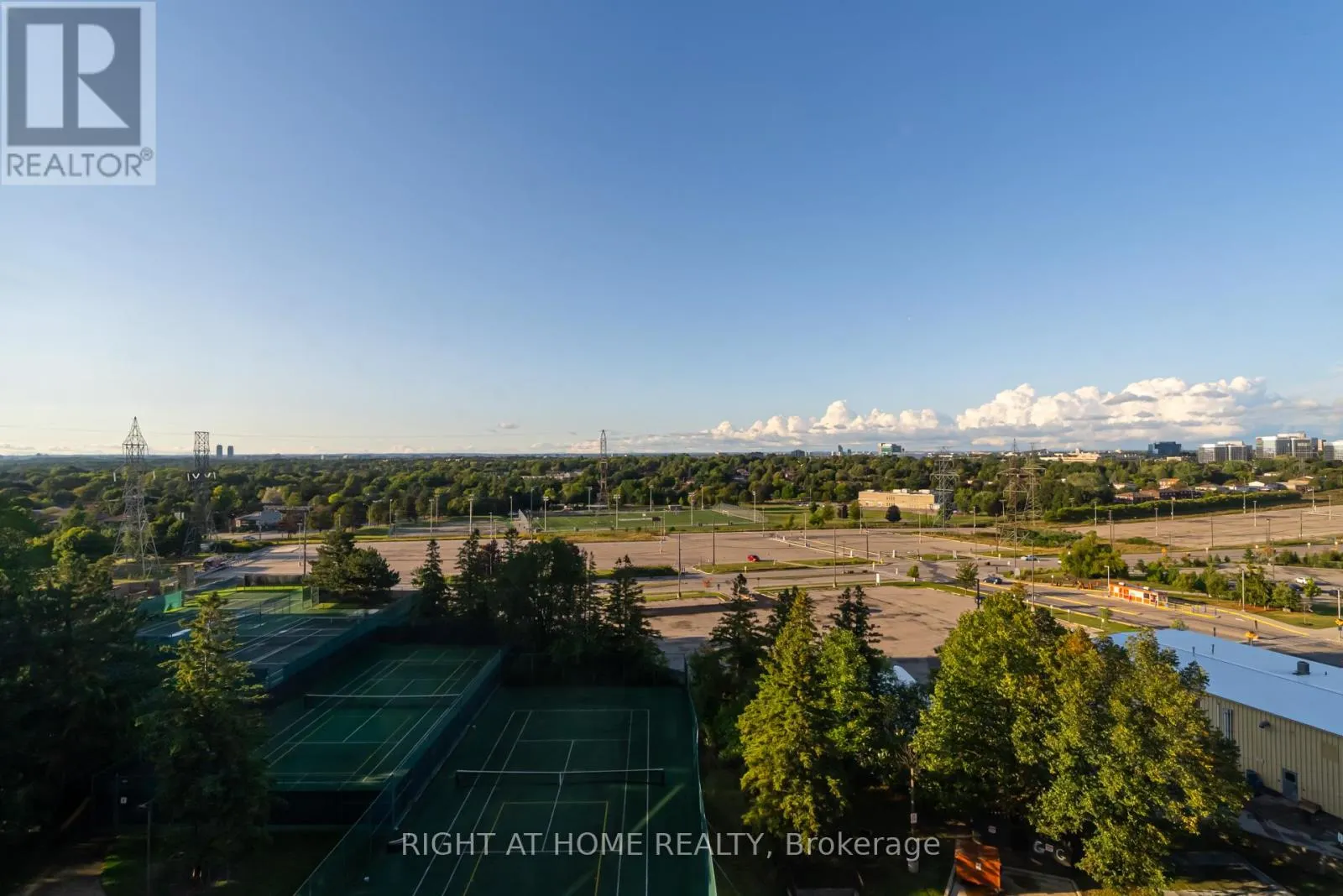 707 - 65 SKYMARK DRIVE, #707