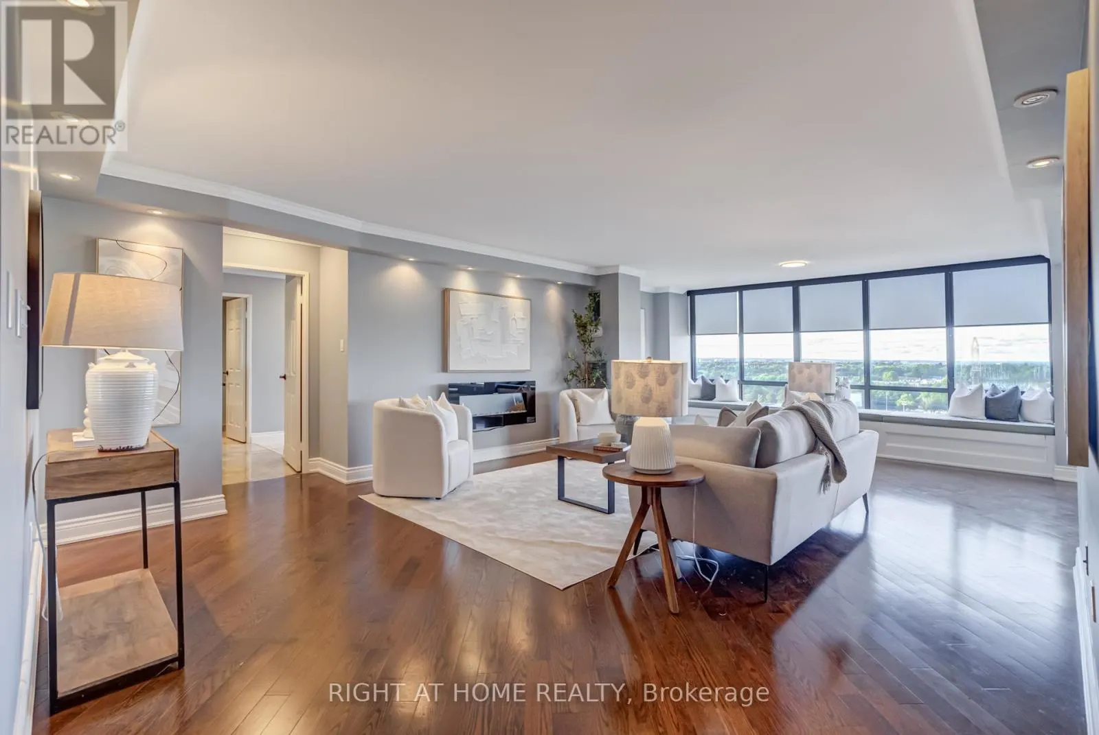 707 - 65 SKYMARK DRIVE, #707