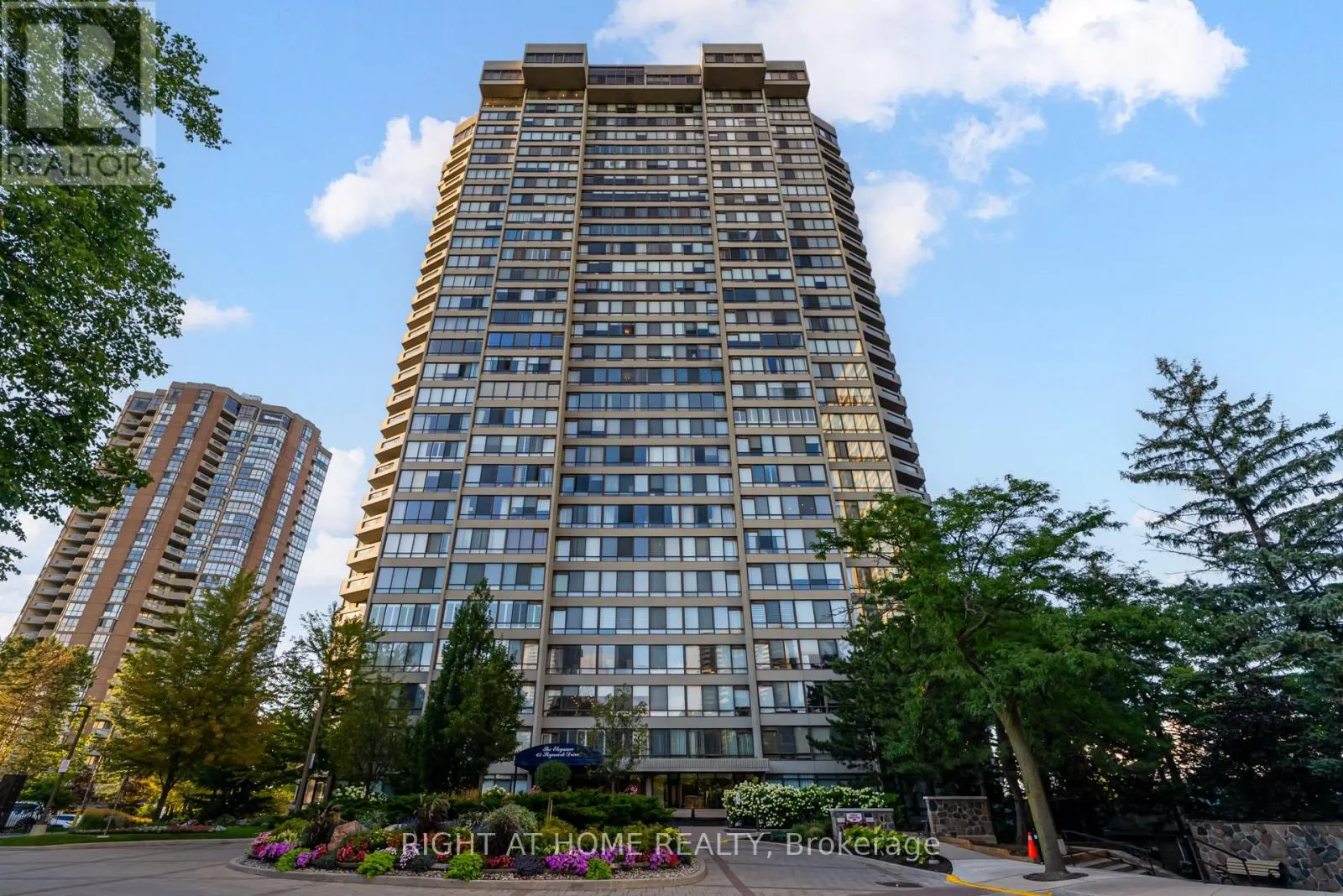 707 - 65 SKYMARK DRIVE, #707