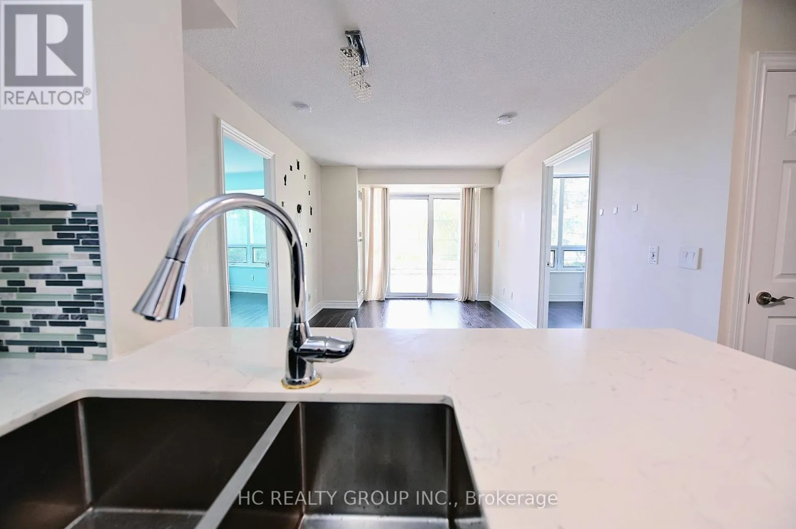 311 - 15 GREENVIEW AVENUE