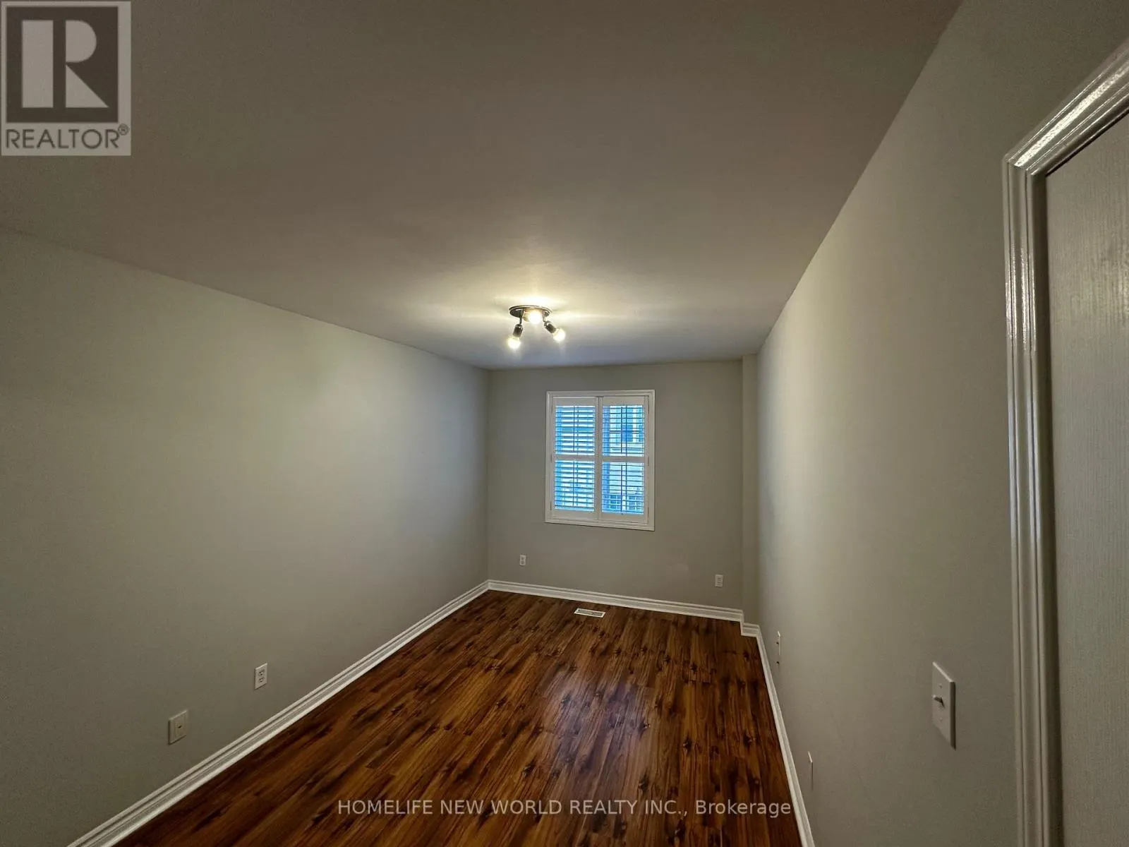 204 - 11 EVERSON DRIVE