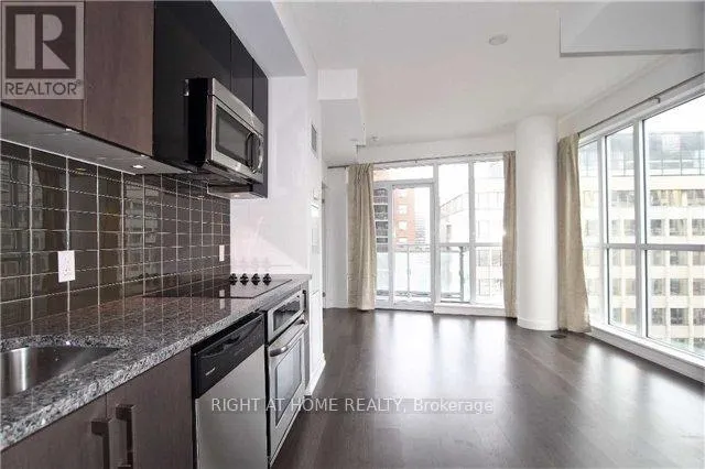1815 - 98 LILLIAN STREET NE