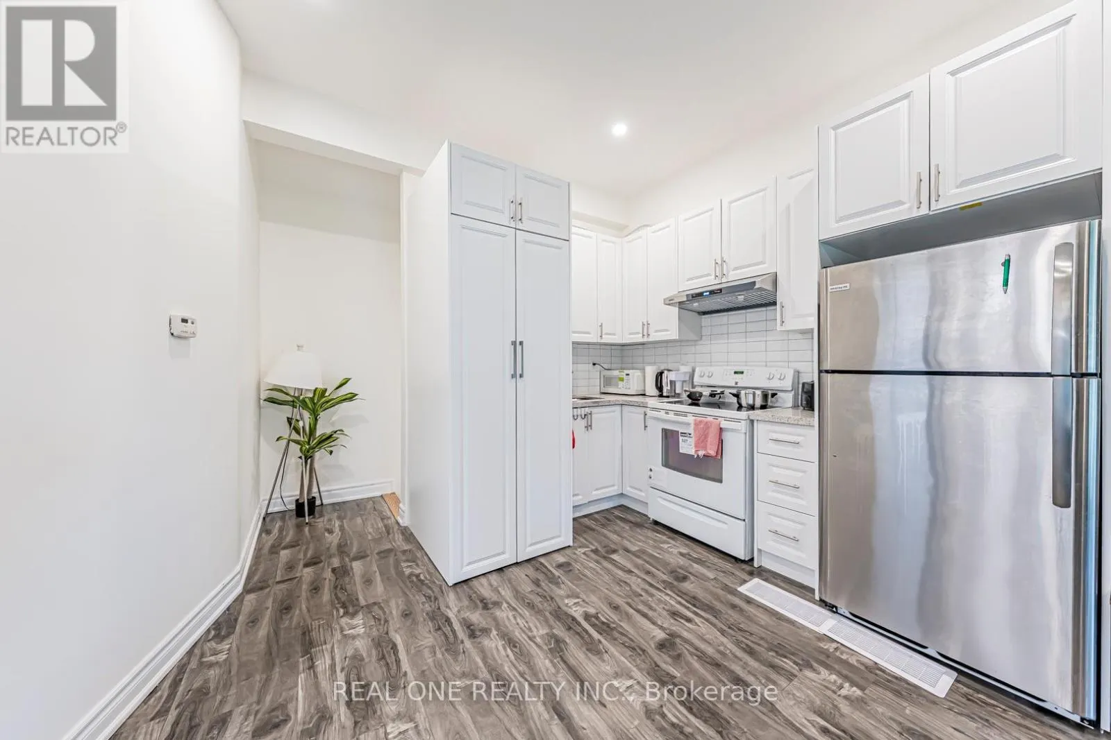 60 PAPERBIRCH DRIVE