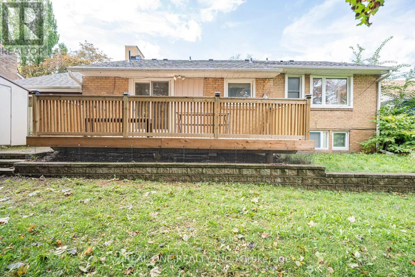 60 PAPERBIRCH DRIVE