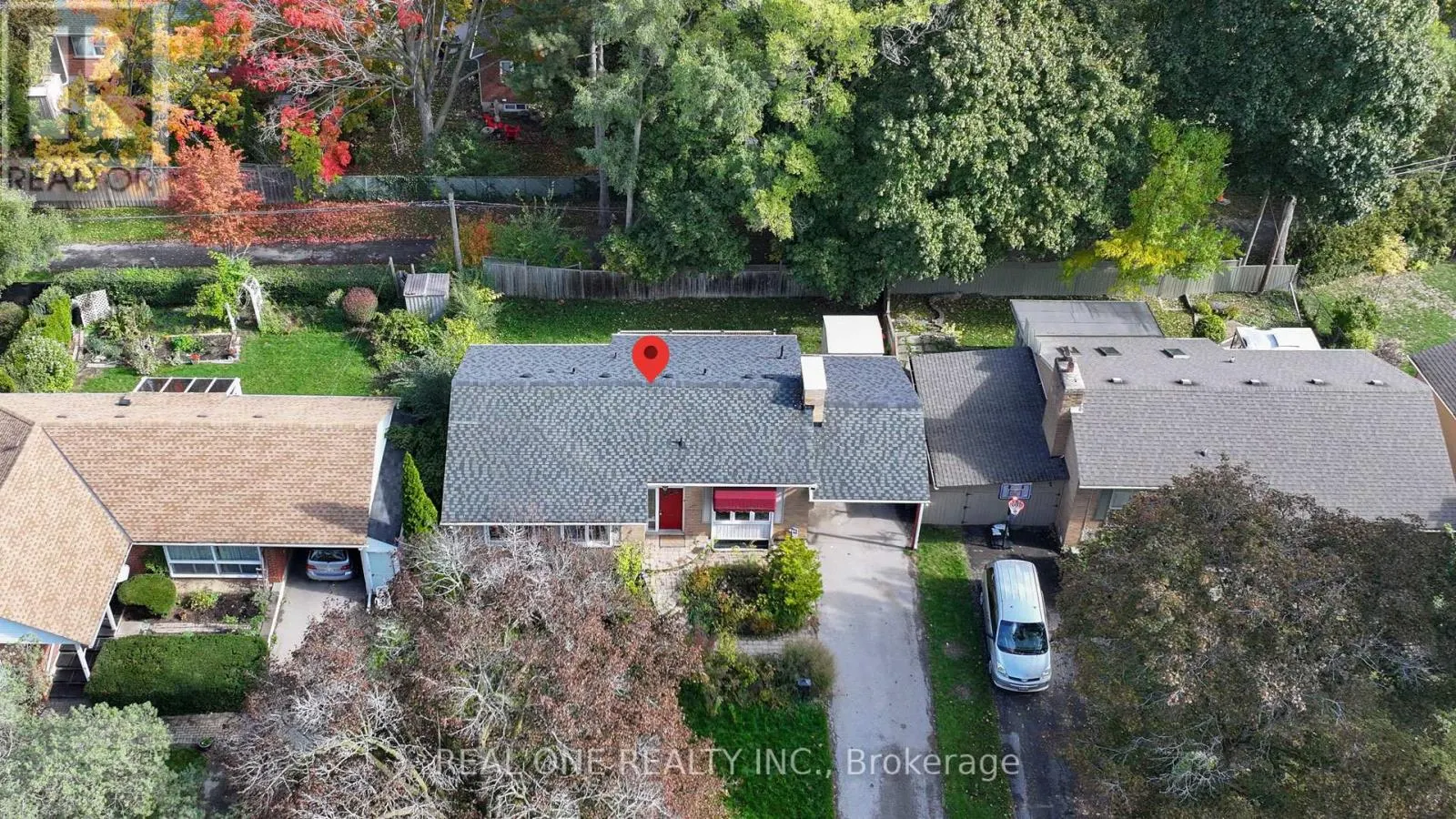 60 PAPERBIRCH DRIVE