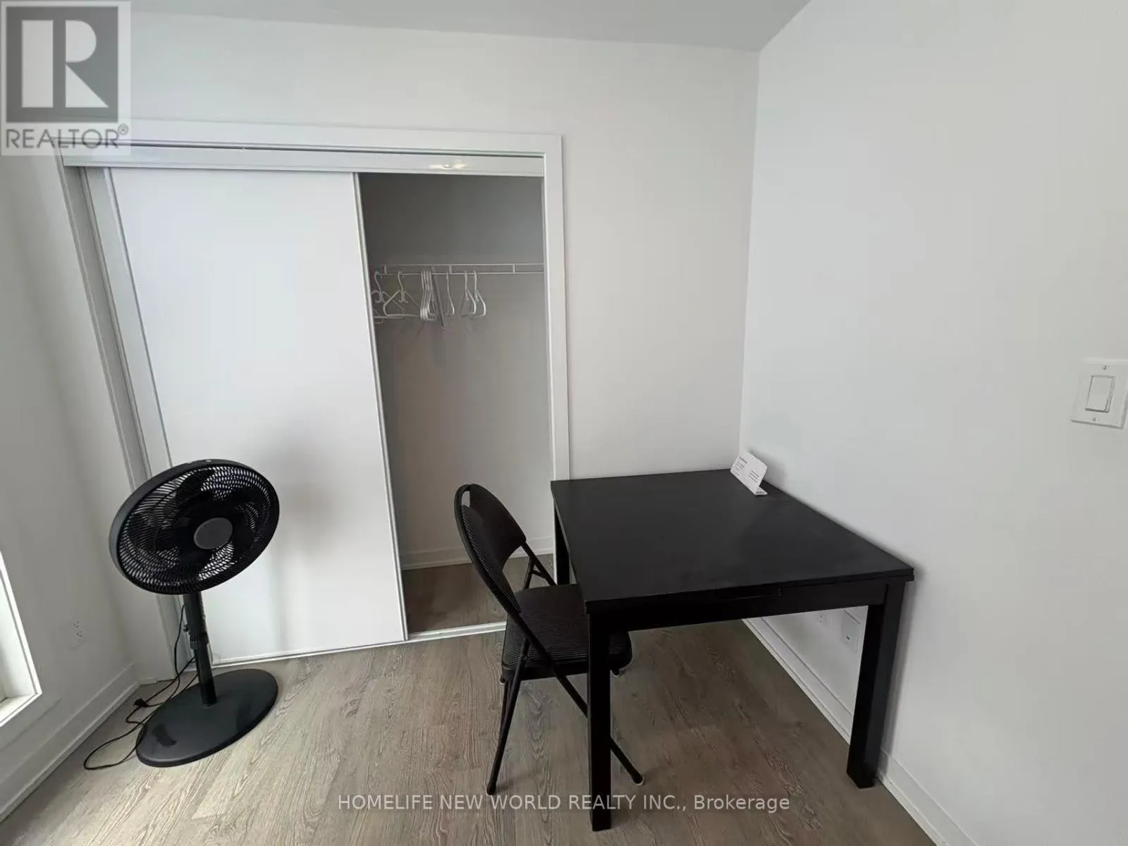 ROOM 1 - 72 HOOYO TERRACE