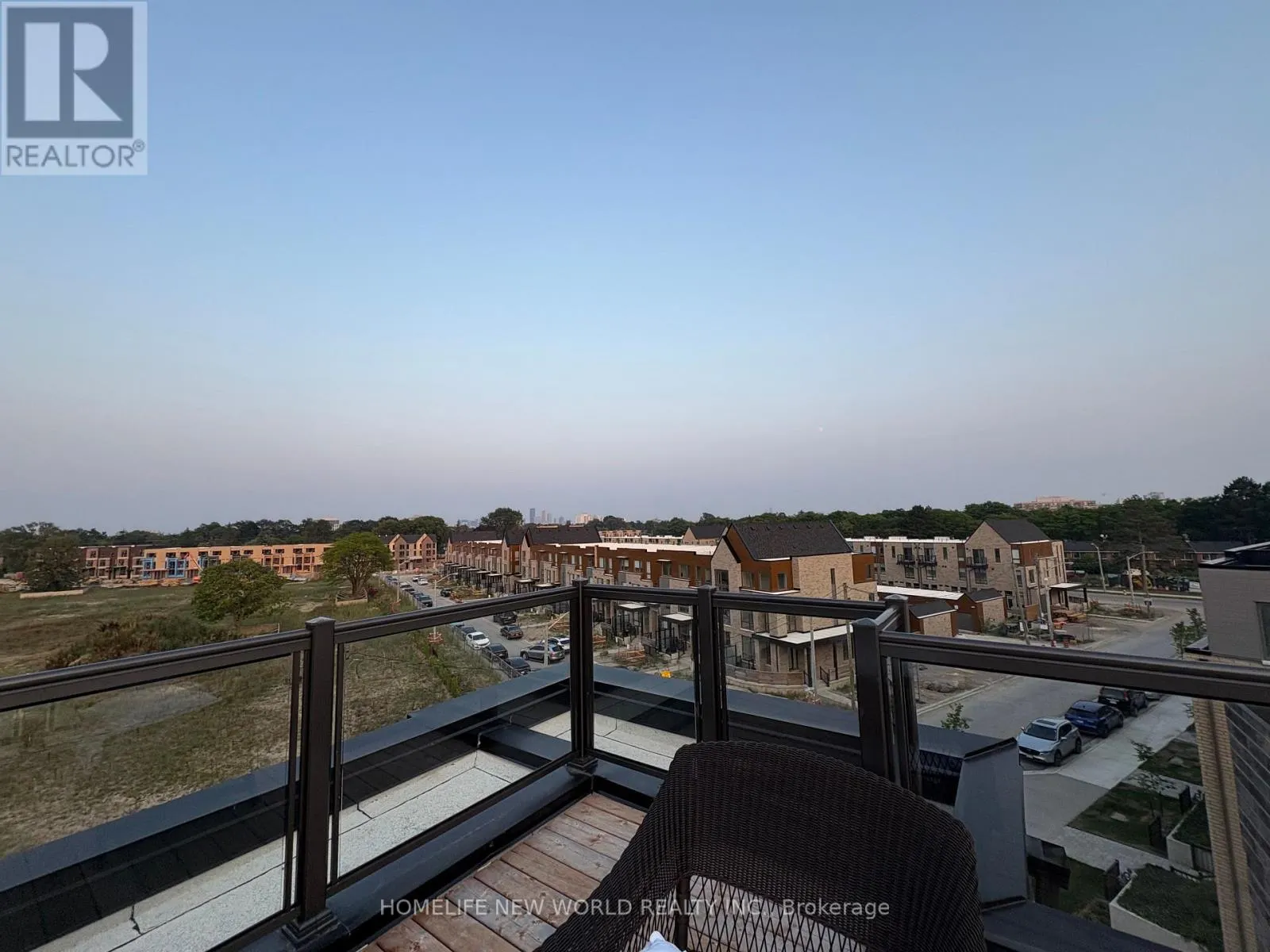 ROOM 1 - 72 HOOYO TERRACE