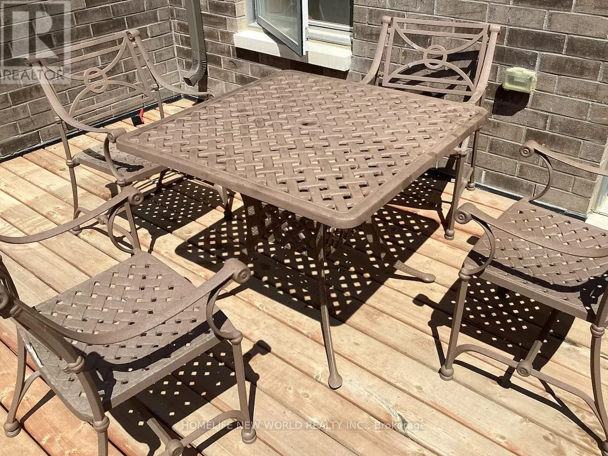 ROOM 1 - 72 HOOYO TERRACE
