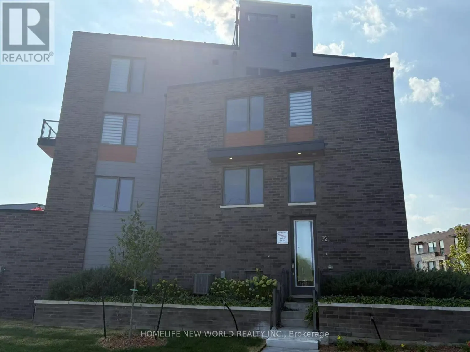 ROOM 2 - 72 HOOYO TERRACE