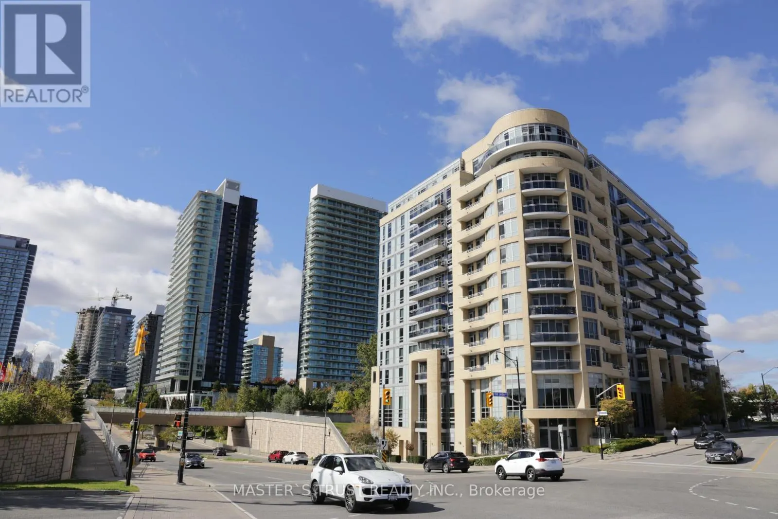 215 - 2756 OLD LESLIE STREET