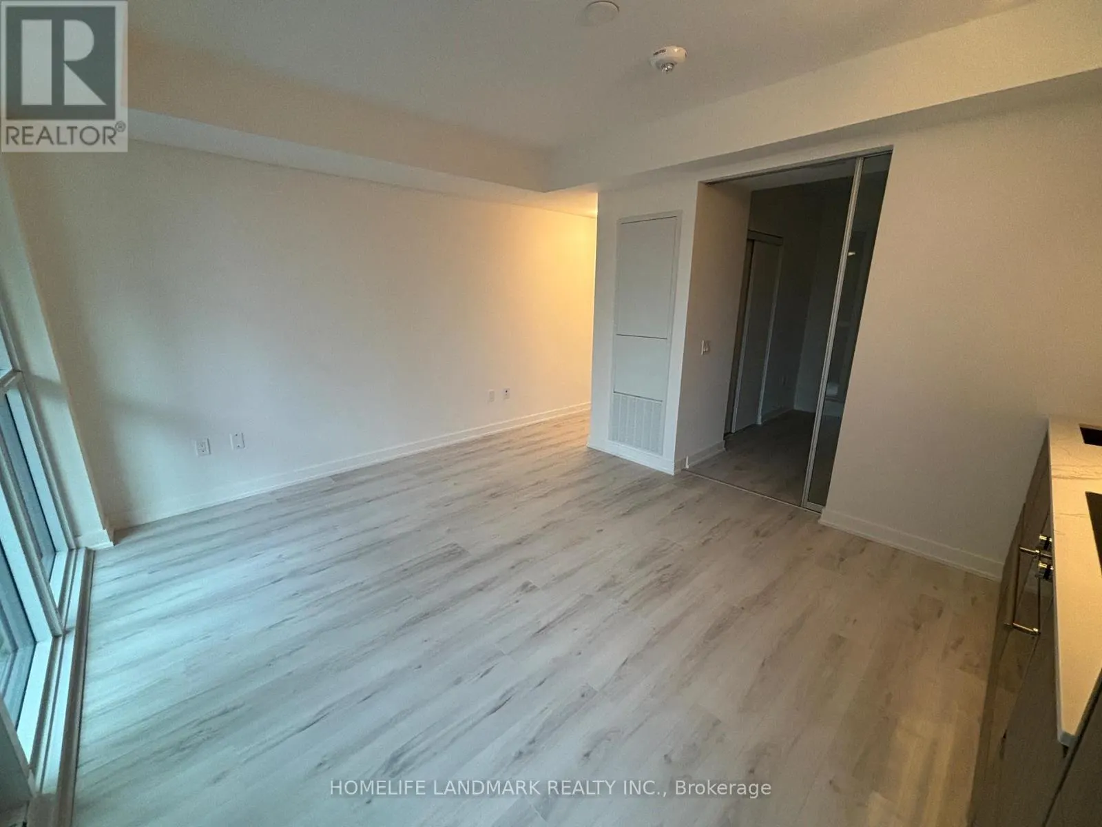 315 - 120 BROADWAY AVENUE