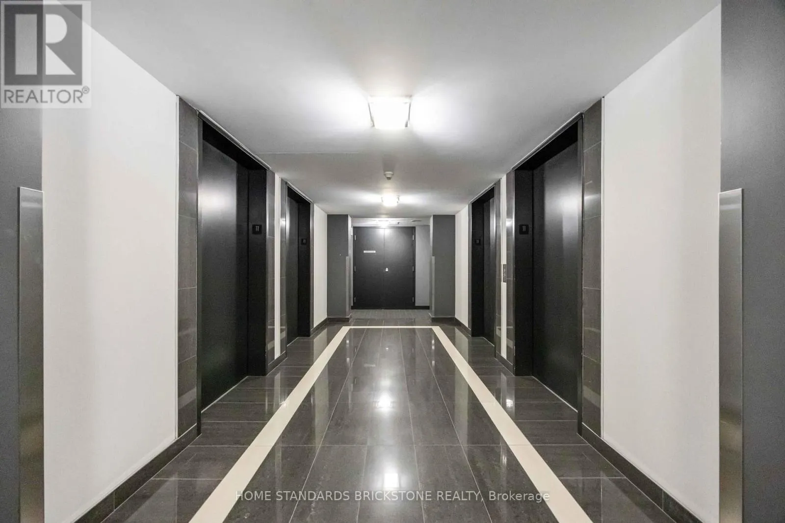 1116 - 11 BRUNEL COURT