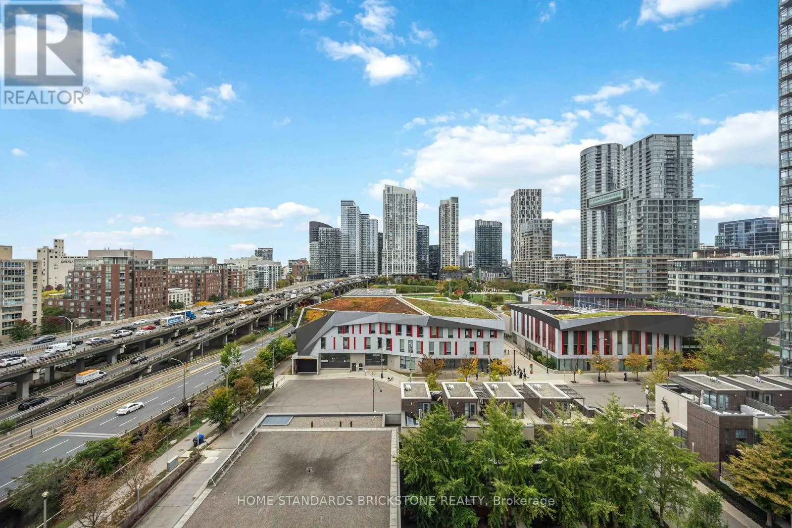 1116 - 11 BRUNEL COURT
