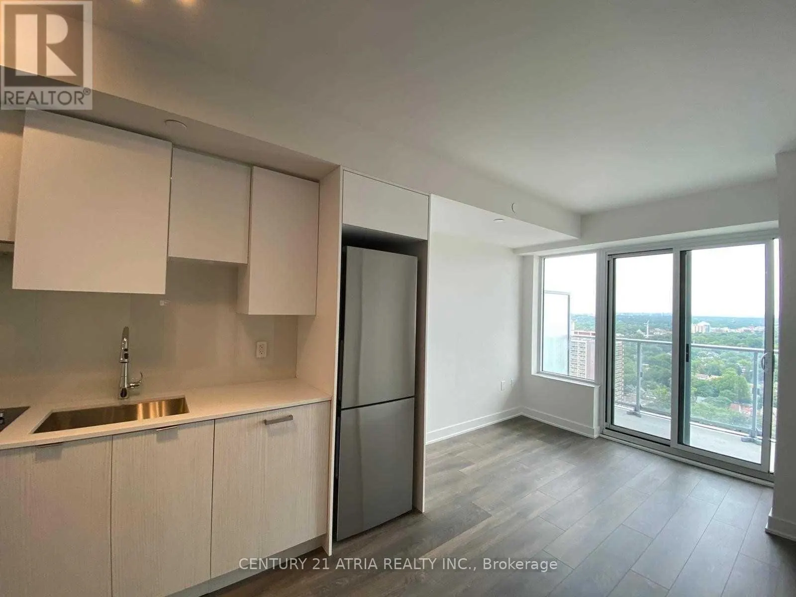 2812 - 99 BROADWAY AVENUE