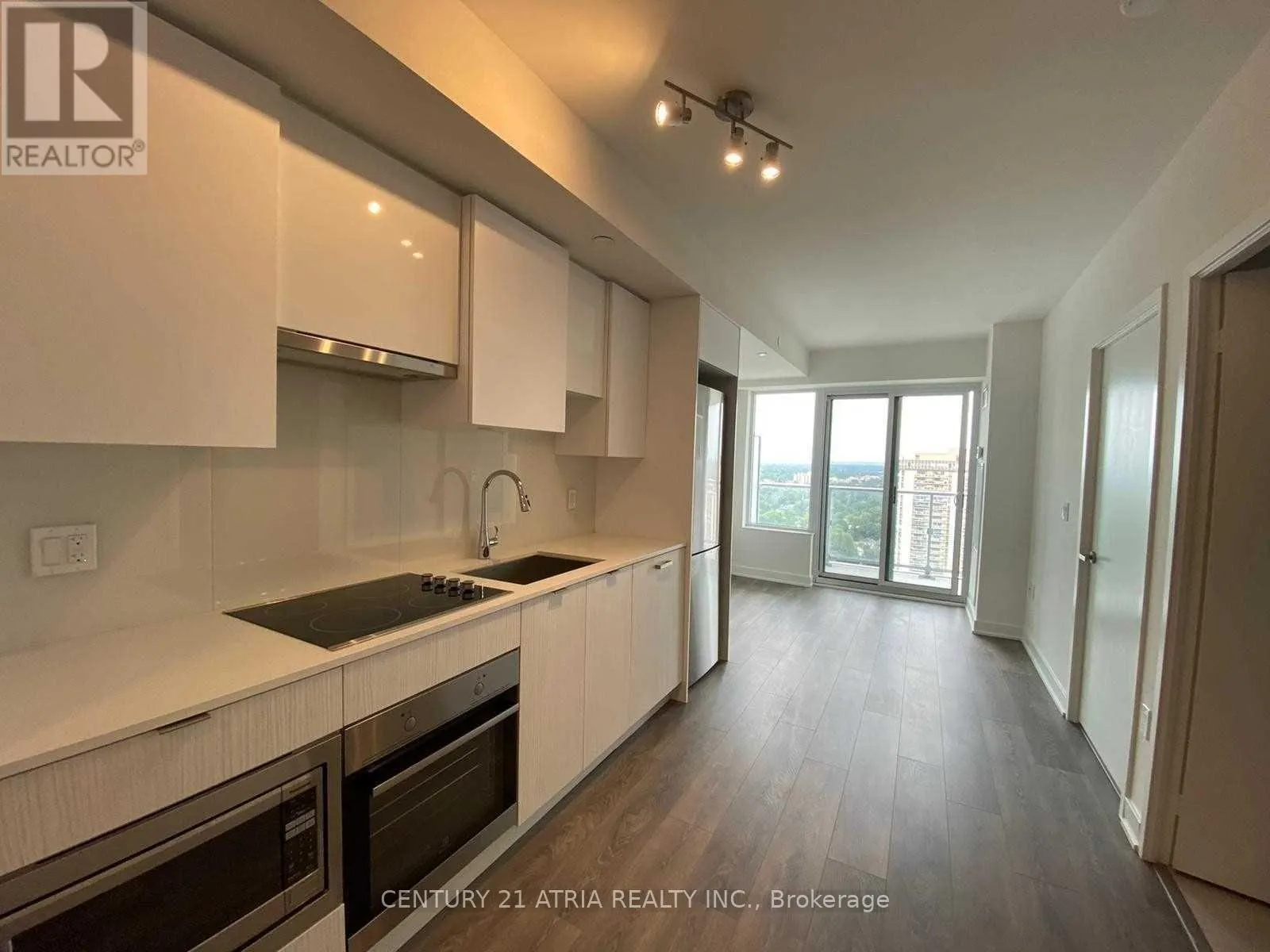 2812 - 99 BROADWAY AVENUE