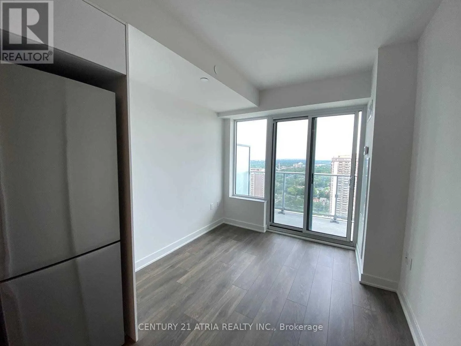 2812 - 99 BROADWAY AVENUE