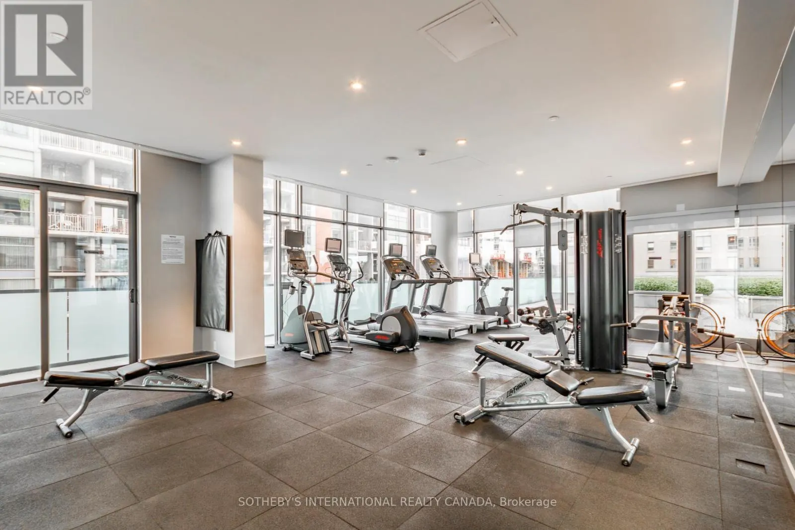 1103 - 1815 YONGE STREET