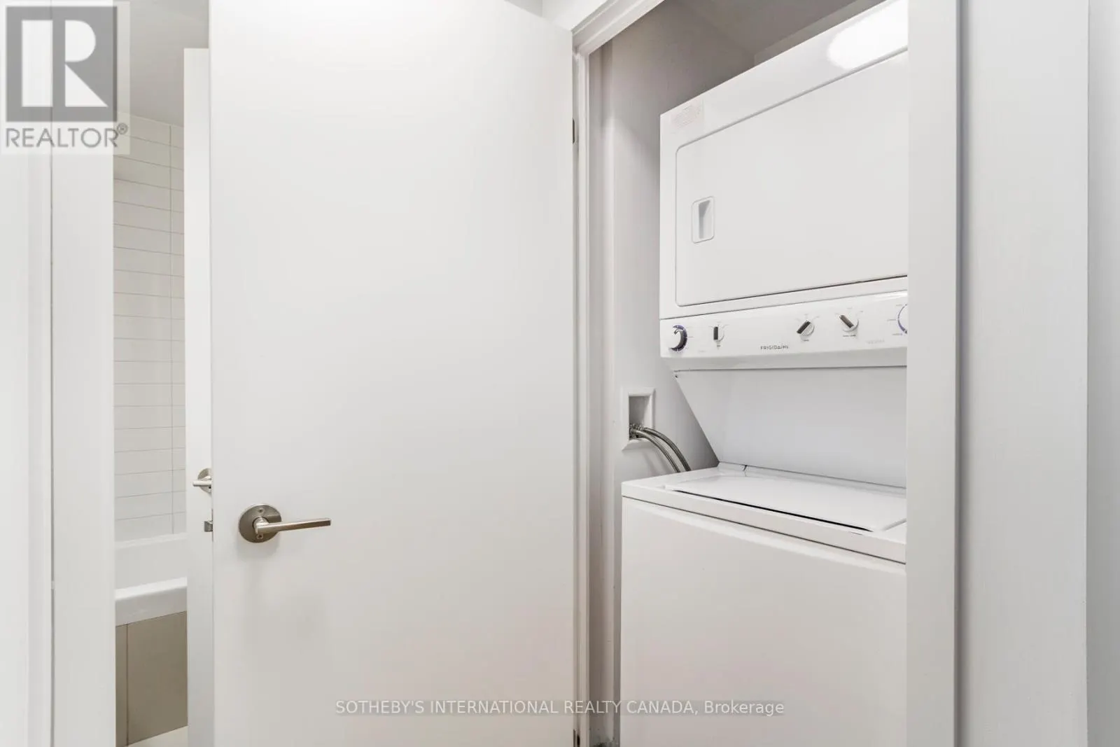 1103 - 1815 YONGE STREET