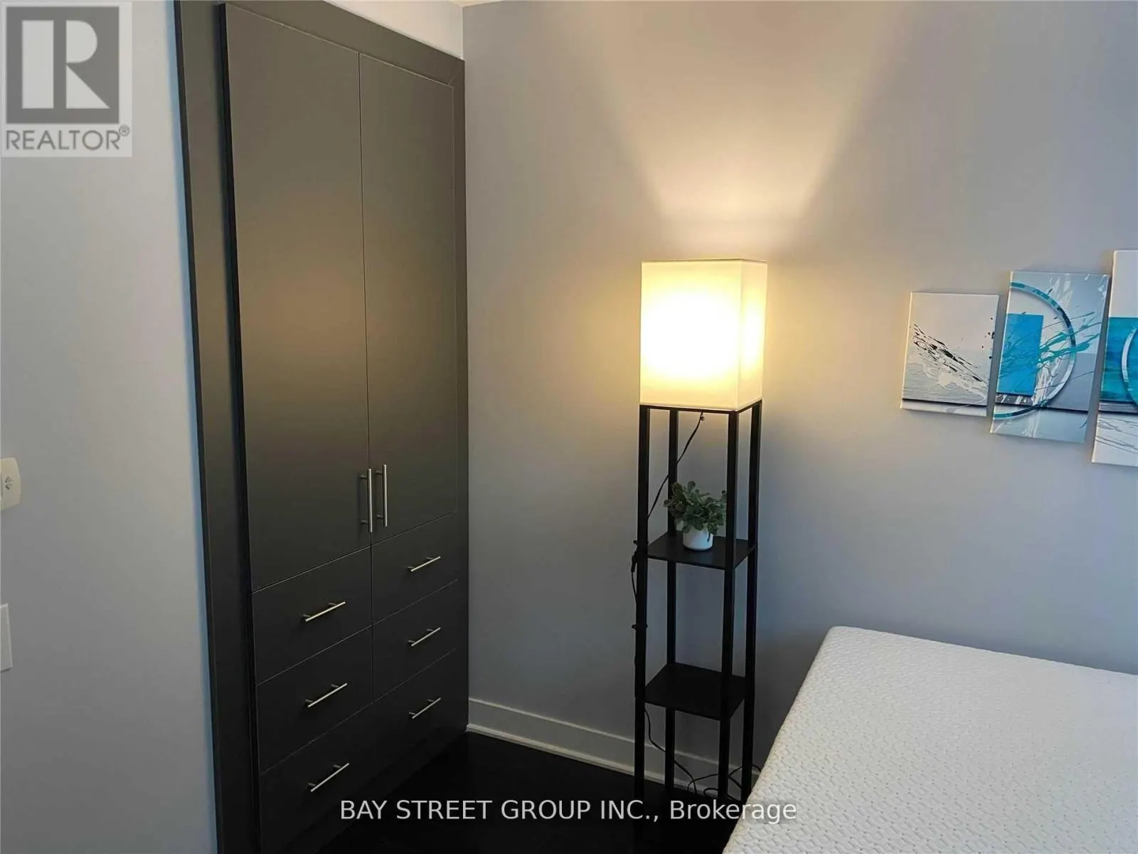 710 - 15 GRENVILLE STREET