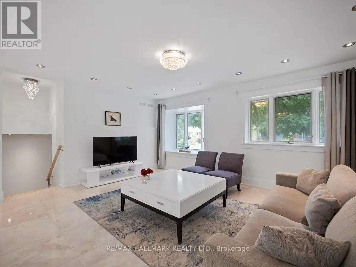 218 NORTHWOOD DRIVE