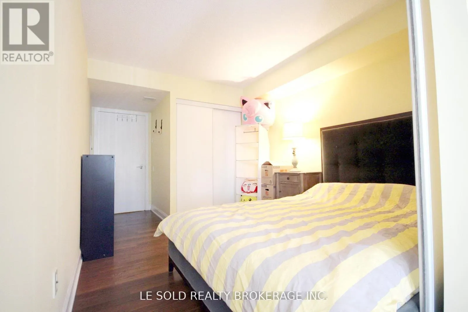 1502 RM - 2191 YONGE STREET