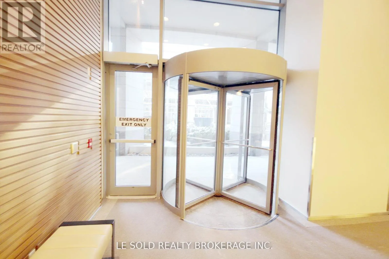 1502 RM - 2191 YONGE STREET