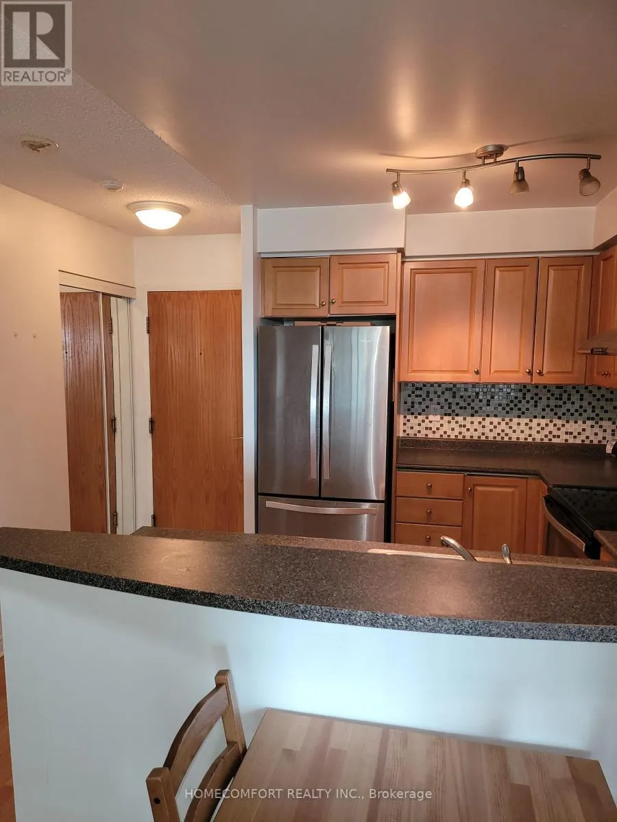 1107 - 7 LORRAINE DRIVE
