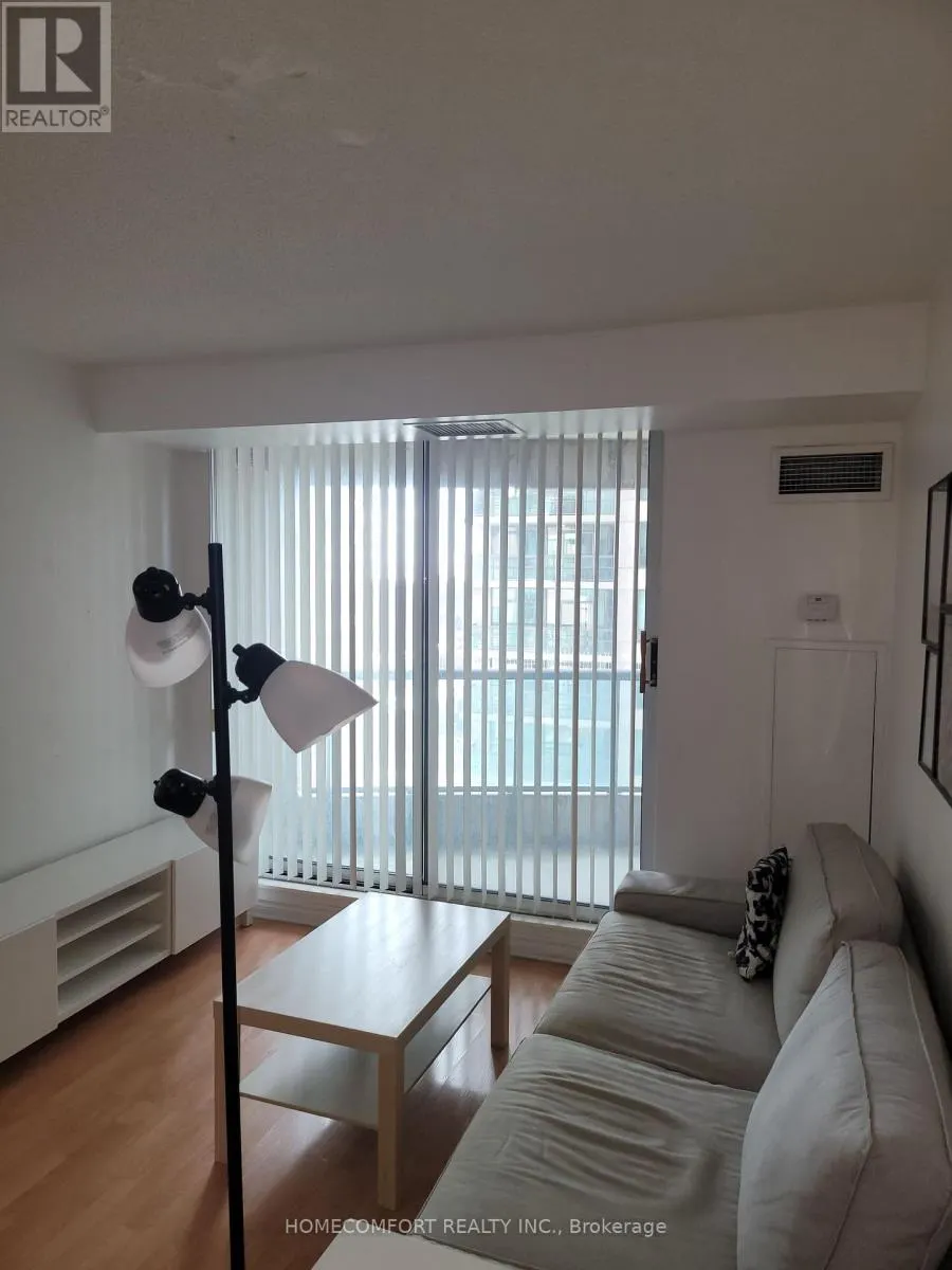 1107 - 7 LORRAINE DRIVE