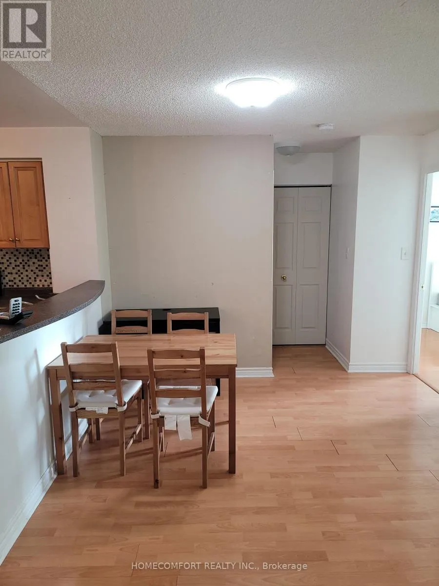 1107 - 7 LORRAINE DRIVE